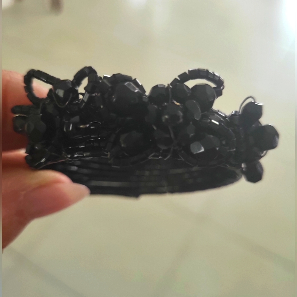 Black beaded bracelet